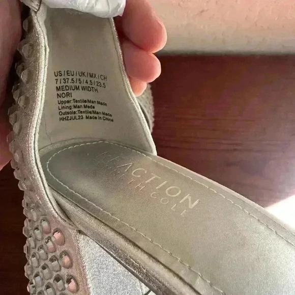 KENNETH COLE REACTION Women Nori Block Heel Dress Sandals Size 7 Silver - Picture 11 of 12